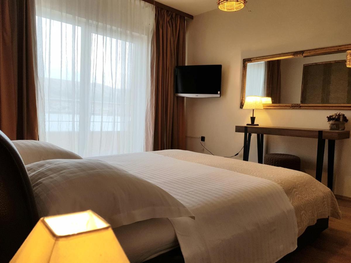Boutique Villa Revelin Pag Town Buitenkant foto