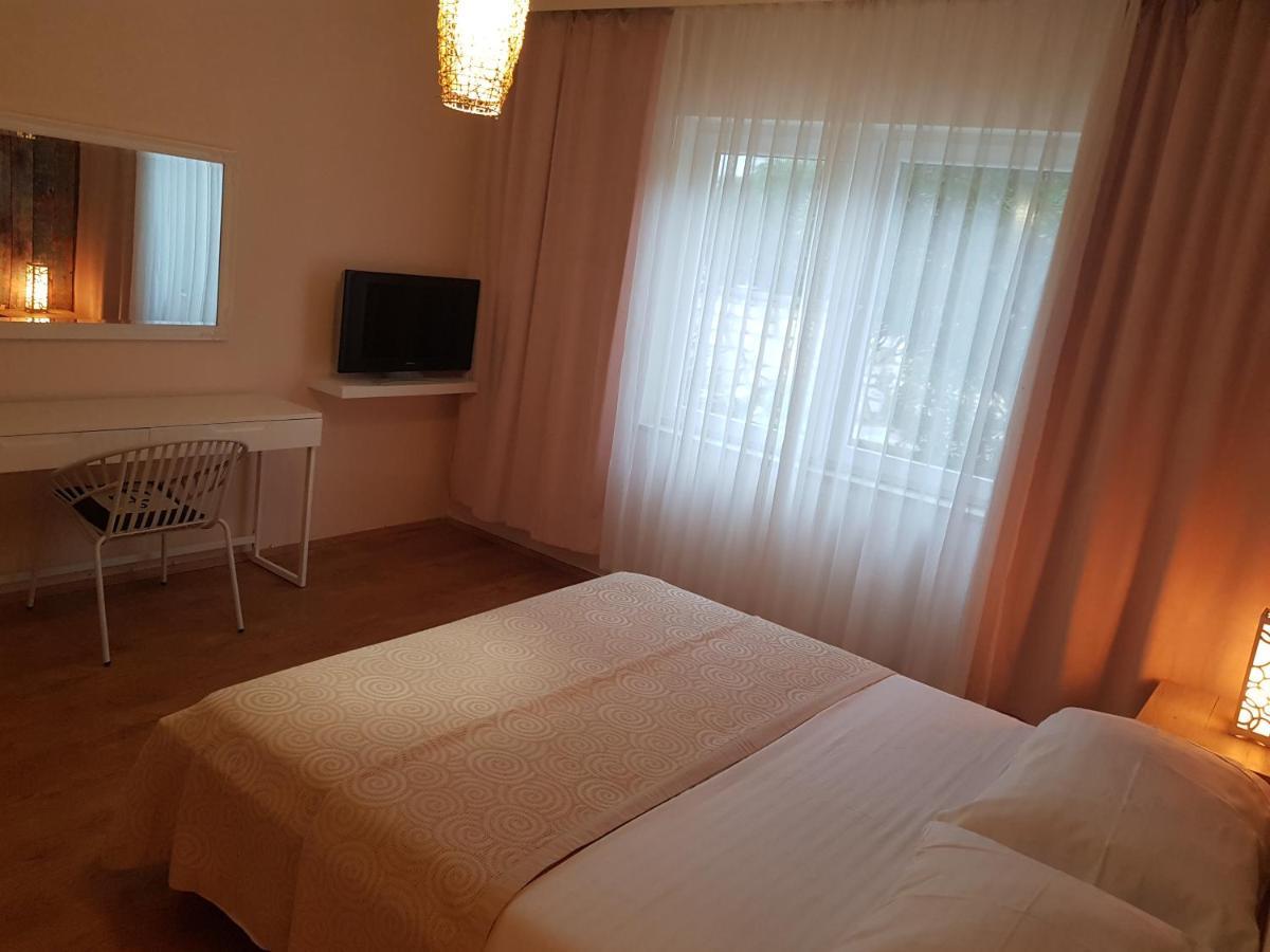 Boutique Villa Revelin Pag Town Buitenkant foto